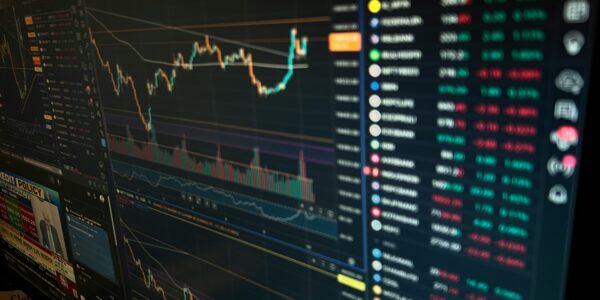 A Comprehensive Guide to AnalyzingMarket.com