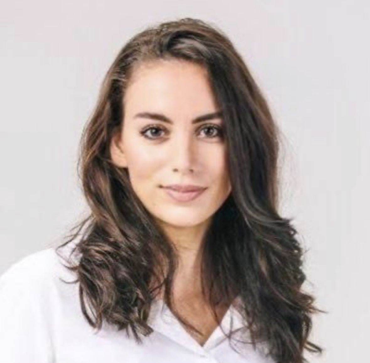 Who Is Alissa Mahler and What Is Her Artistic Vision?