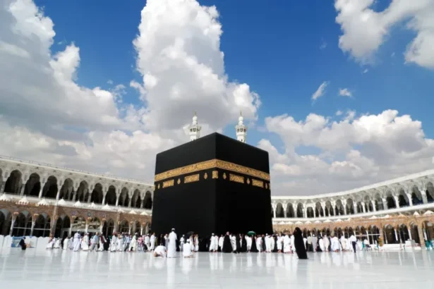 A Guide to Planning Your Spiritual Journey: Umrah Packages and Permits from Riyadh